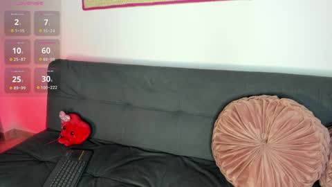 Violette online show from April 9, 2:33 am