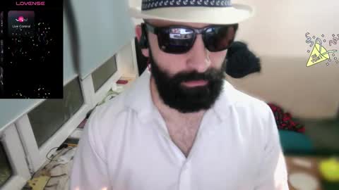 ona nisme online show from February 4, 7:09 pm