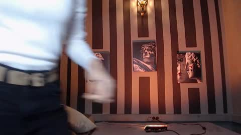 onaloon online show from December 4, 2:54 am