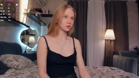 Snapshot of one_1ove chatting on October 13, 7:58 pm Ana online show from October 13, 7:58 pm