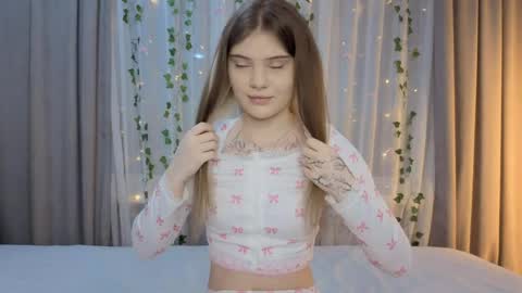 Eva online show from April 4, 1:30 pm