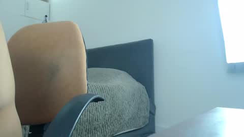 onebestlover online show from February 2, 1:21 pm