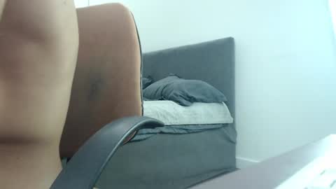 onebestlover online show from June 22, 7:27 am