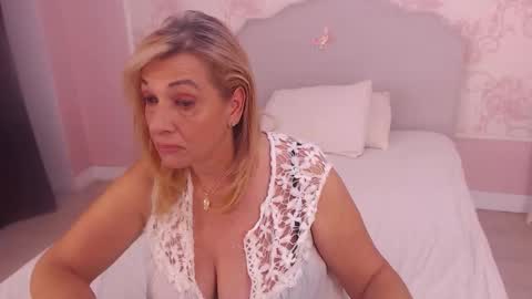 Nicole online show from October 19, 4:46 am