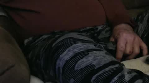 Snapshot of onehanglow chatting on January 2, 12:13 am Butch online show from January 2, 12:13 am