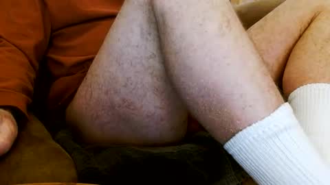 Snapshot of onehanglow chatting on February 15, 6:04 pm Butch online show from February 15, 6:04 pm