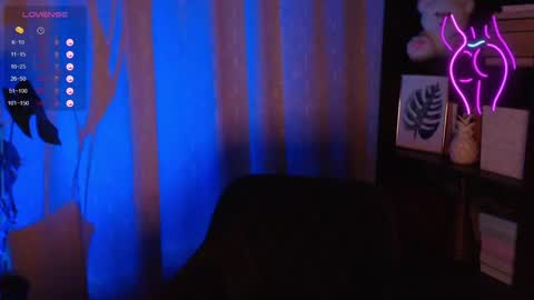 Snapshot of onehotbigass chatting on January 9, 1:39 am ONLINE online show from January 9, 1:39 am
