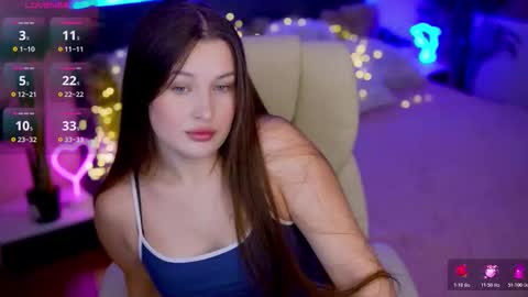 L A Y A online show from November 1, 8:55 pm