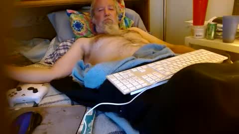 Snapshot of onemattu chatting on December 16, 7:24 am Mattu online show from December 16, 7:24 am