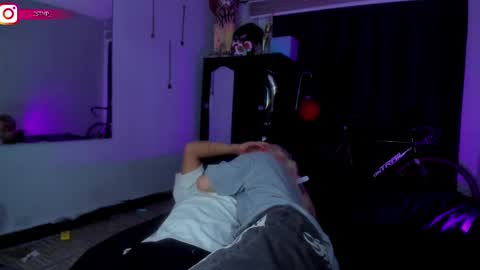 Snapshot of onemore_cum chatting on February 19, 5:16 am YIN MIGUEL online show from February 19, 5:16 am