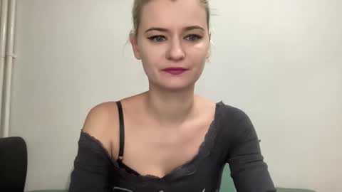 Snapshot of onika_cox chatting on January 19, 2:21 pm Onika online show from January 19, 2:21 pm