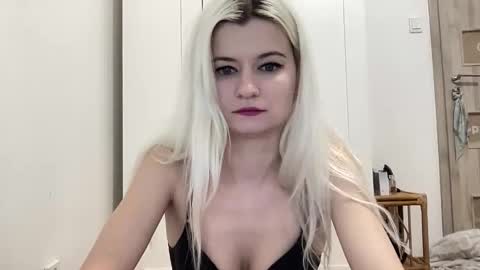 Snapshot of onika_cox chatting on February 9, 1:26 pm Onika online show from February 9, 1:26 pm