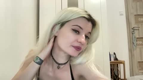 Snapshot of onika_cox chatting on February 21, 1:39 am Onika online show from February 21, 1:39 am