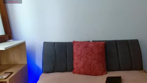 onlily online show from February 24, 7:56 pm