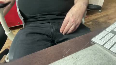 onlocationnyc online show from February 4, 11:59 pm