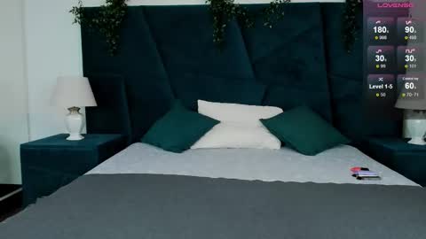 Snapshot of only_eric chatting on November 24, 6:07 pm Erick online show from November 24, 6:07 pm