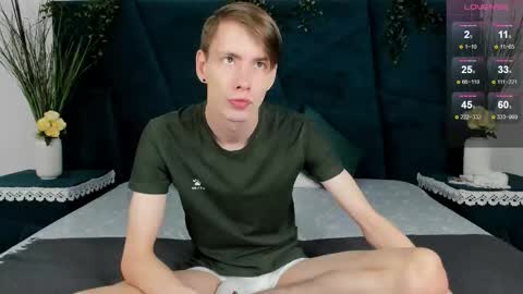 Snapshot of only_eric chatting on December 2, 7:36 am Erick online show from December 2, 7:36 am