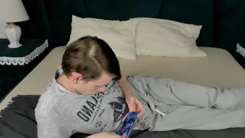 Snapshot of only_eric chatting on January 10, 7:59 pm Erick online show from January 10, 7:59 pm