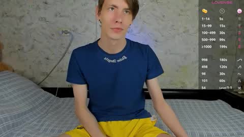 Snapshot of only_eric chatting on February 19, 5:14 am Erick online show from February 19, 5:14 am