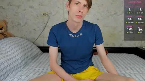 Snapshot of only_eric chatting on February 21, 7:53 am Erick online show from February 21, 7:53 am