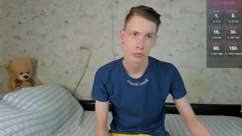 Snapshot of only_eric chatting on March 2, 4:47 am Erick online show from March 2, 4:47 am