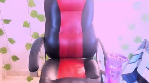 only_sarah1 online show from December 4, 10:51 pm