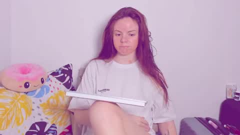 only_sarah1 online show from May 24, 11:54 pm