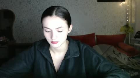 Amalia online show from December 6, 6:39 pm