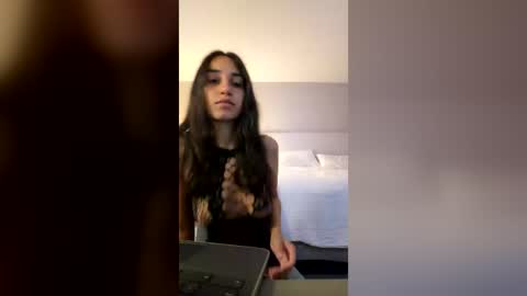 Snapshot of onlybellalove chatting on August 4, 2:30 pm bellalove online show from August 4, 2:30 pm