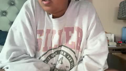 Snapshot of onlyinurdreams00 chatting on November 20, 7:46 pm onlyinurdreams00 online show from November 20, 7:46 pm