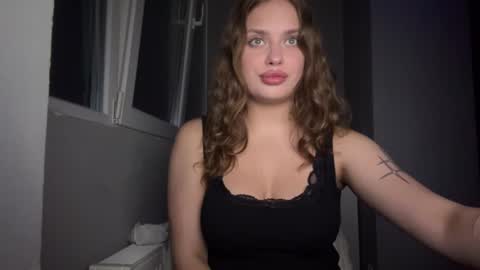Mia online show from July 8, 9:41 pm