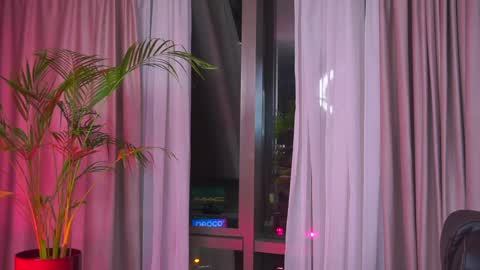 Nicolle online show from January 31, 10:52 pm