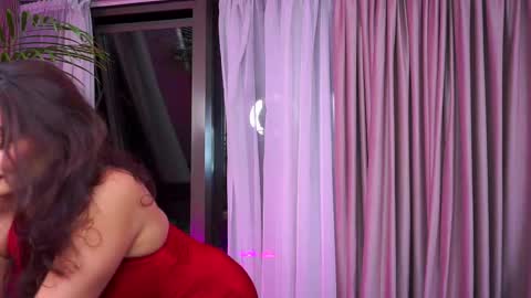 Nicolle online show from September 11, 7:47 pm