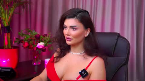 Nicolle online show from September 14, 9:36 pm
