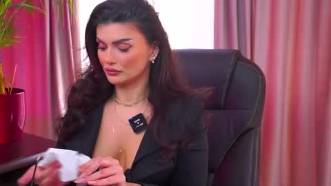Nicolle online show from October 1, 10:54 am