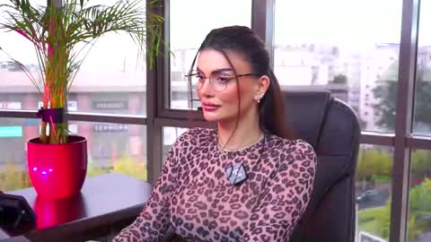 Nicolle online show from October 3, 12:13 pm