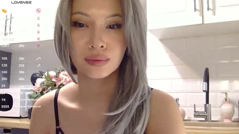 Snapshot of onlysiriusx chatting on February 11, 3:00 am Sirius online show from February 11, 3:00 am