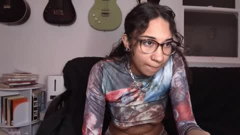 Duo online show from February 9, 6:33 am