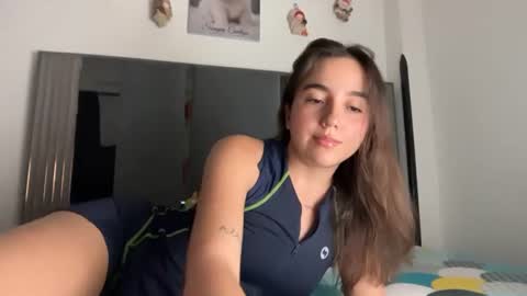 PAREJA LATINA JOVEN MUY CACHONDOS online show from August 4, 11:07 pm