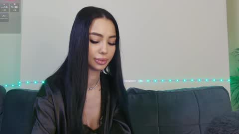 Snapshot of onlyxandra7 chatting on January 13, 9:52 am Xandra online show from January 13, 9:52 am