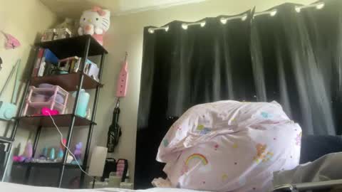Snapshot of onyx_the_pupstar chatting on June 6, 6:45 pm Onyx online show from June 6, 6:45 pm