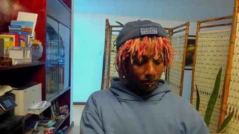 Snapshot of onyxart chatting on March 13, 10:05 pm onyxart online show from March 13, 10:05 pm