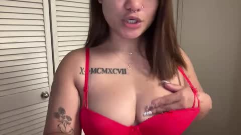 Miss Girly online show from November 18, 8:57 pm