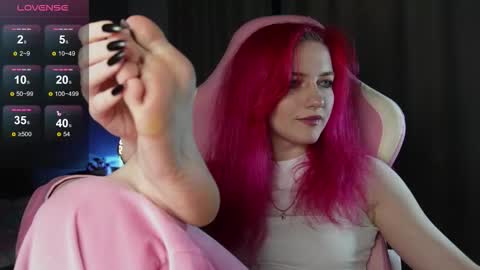 Hannah online show from November 12, 1:44 pm