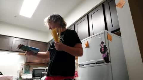 TsJojo online show from December 8, 9:41 pm