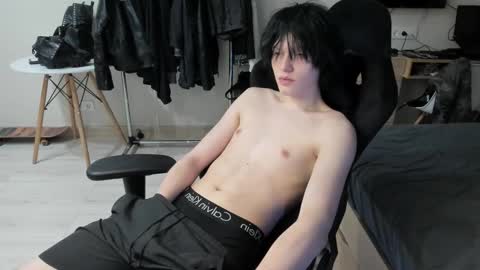 Bella and John online show from March 21, 8:12 pm