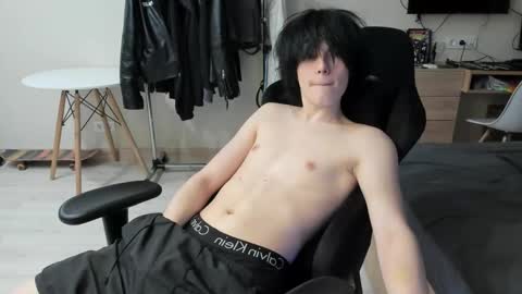 Bella and John online show from March 25, 6:47 pm