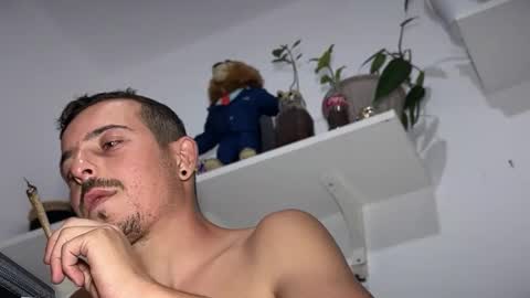 Snapshot of or690 chatting on October 10, 6:07 pm or online show from October 10, 6:07 pm