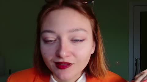 Snapshot of orange___melani chatting on October 19, 7:09 am Melani online show from October 19, 7:09 am