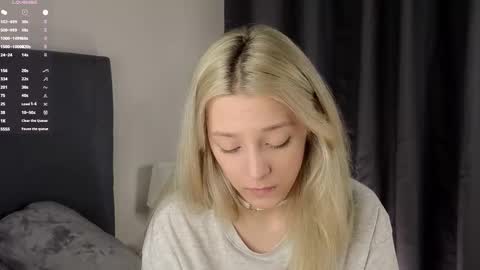 Snapshot of orasaro chatting on September 9, 11:10 am Emma online show from September 9, 11:10 am